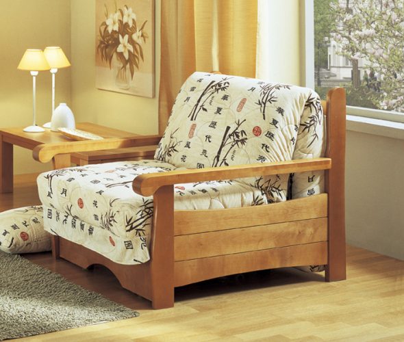 Кресло-кровать из дерева