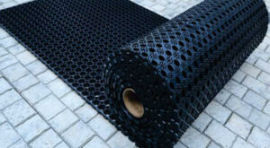 Резиновые коврики в рулонах: практичность и удобство